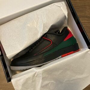 AIR JORDAN 2 RETRO LOW size 8